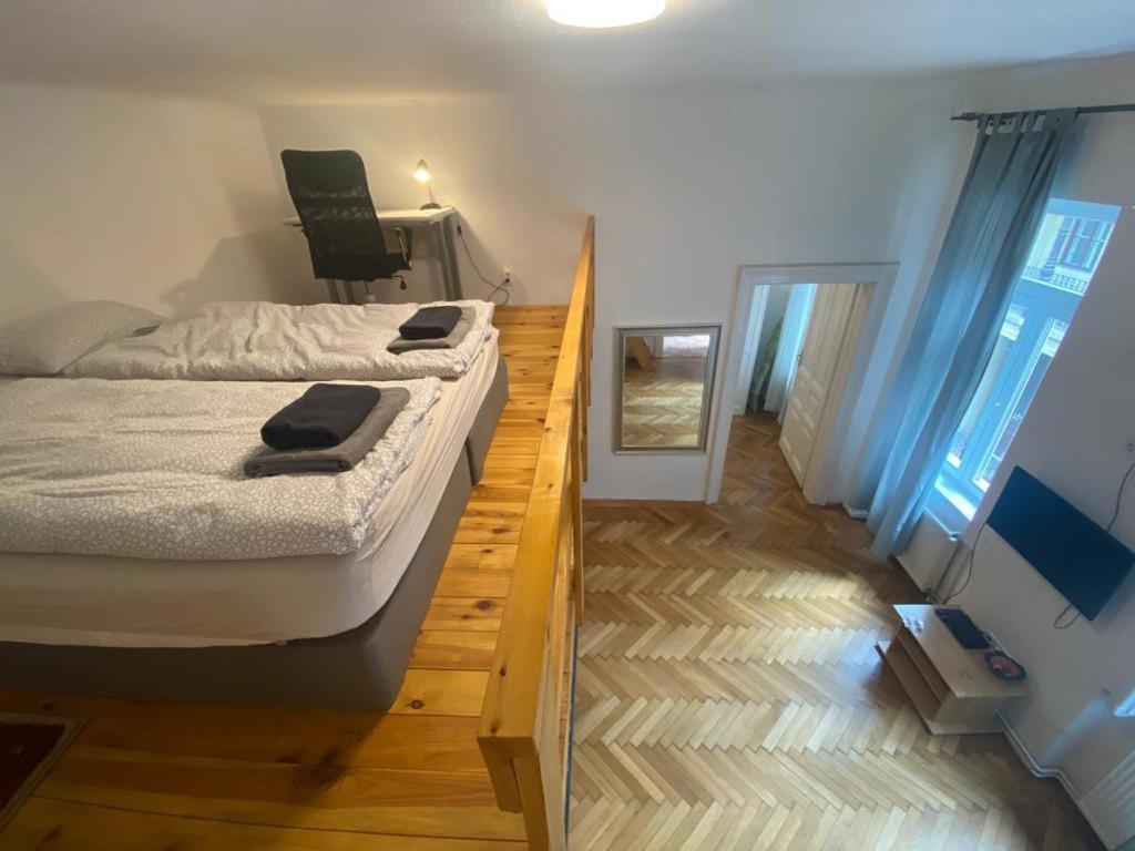 Ac With Free Parking At Acacia St, City Center Budapest Extérieur photo