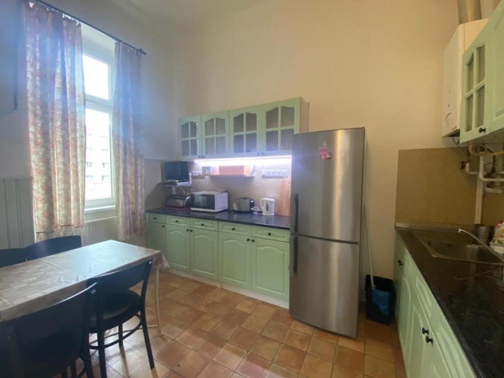 Ac With Free Parking At Acacia St, City Center Budapest Extérieur photo