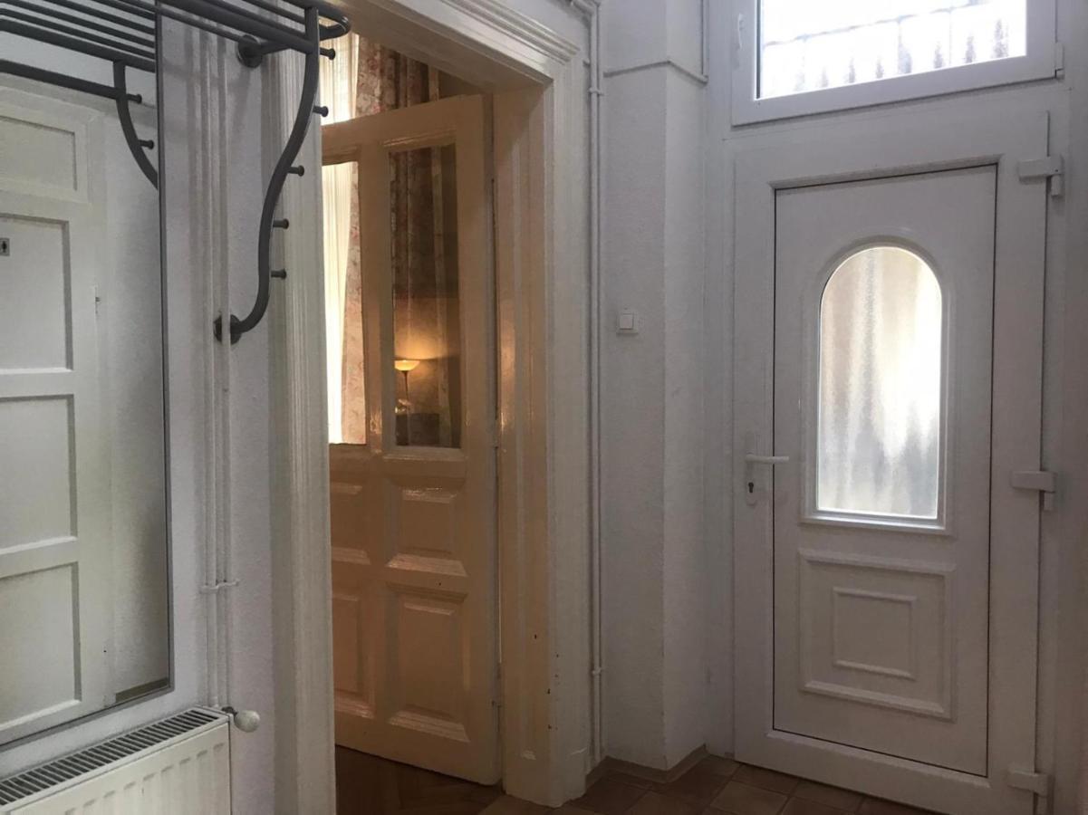 Ac With Free Parking At Acacia St, City Center Budapest Extérieur photo